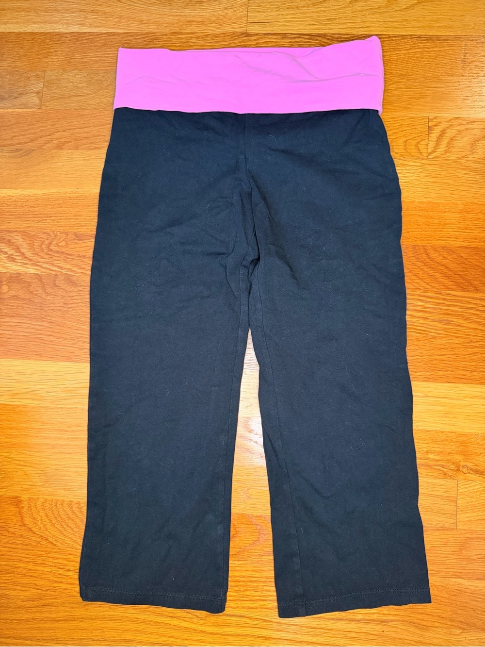 Victoria’s Secret PINK Yoga Foldover Capri Pants Black Pink Sequin Logo S